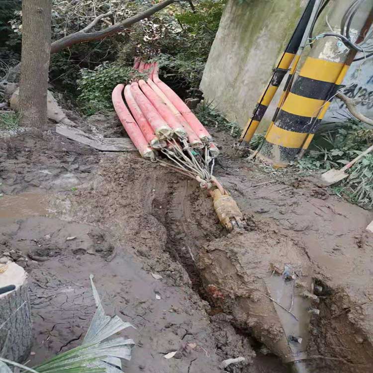 饶河拖拉管